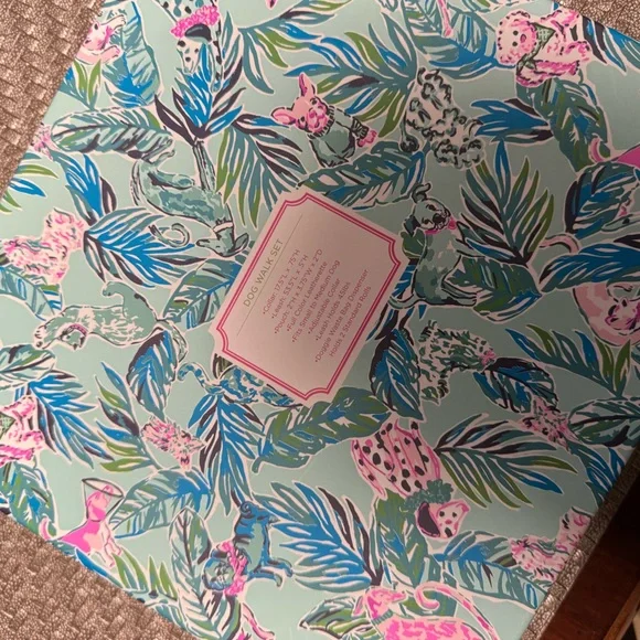 Lily Pulitzer Floral Dog Leash and Collar Set with Pouch - Picture 7 of 7